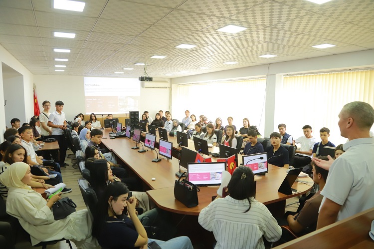 СОТРУДНИКИ ОАО «ОПТИМА БАНК» ПРОВЕЛИ ГОСТЕВУЮ ЛЕКЦИЮ В МЕЖДУНАРОДНОМ УНИВЕРСИТЕТЕ ИМЕНИ К.Ш. ТОКТОМАМАТОВА