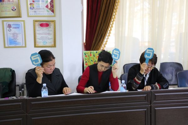 ЭАУнун Гуманитардык-экономикалык колледжинин “Илимге умтулган муун” аттуу интеллектуалдык оюн жөнүндө